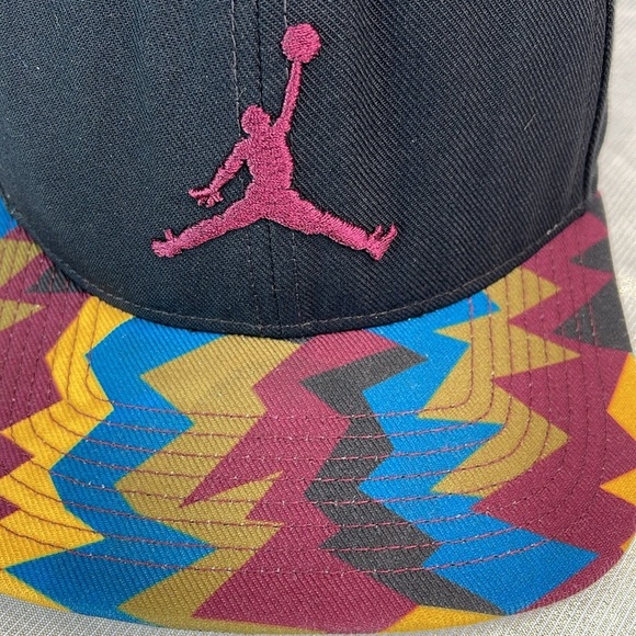 Jordan Nike Jumpman Bordeaux Print Bill Snap Back Hat Black Multicolor Brim O/S - Picture 2 of 10